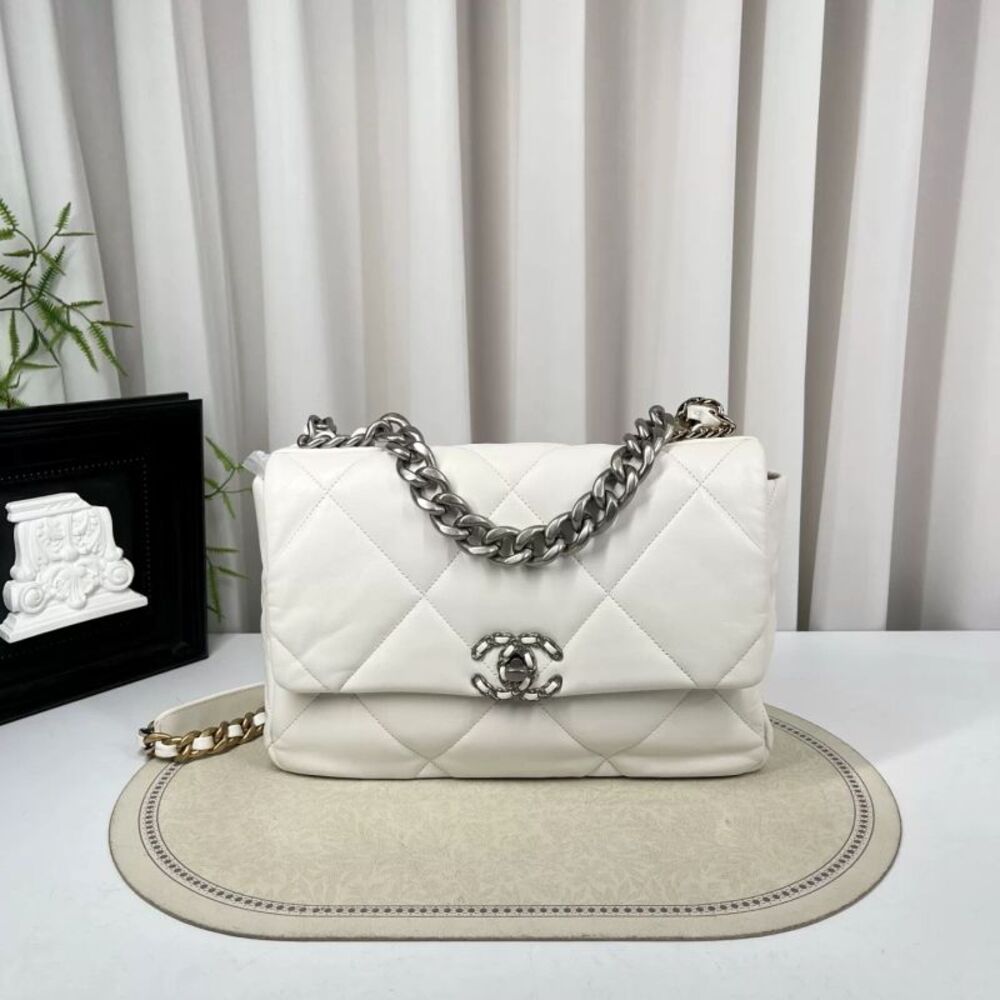 Chanel Women Pre-Loved Bag Very Good Condition